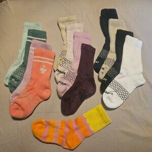 LOT OF 13 pair Bombas youth calf socks, various colors